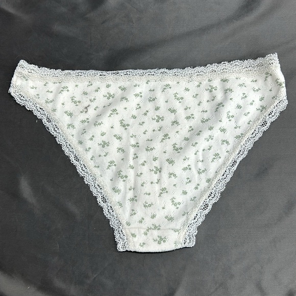 Brandy Melville Intimates & Sleepwear Brandy Melville Floral Lace